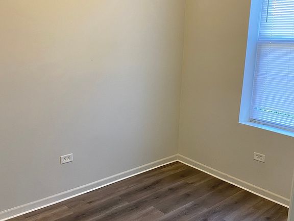 3rd image of 10416 S Maryland Ave #1