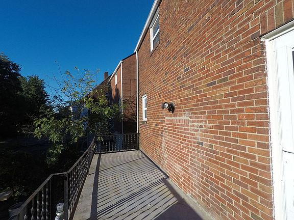 5th image of 1744 Pioneer Ave