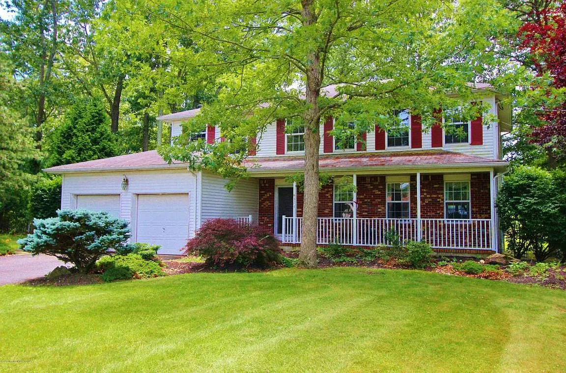 374 Pfister Rd photo 1