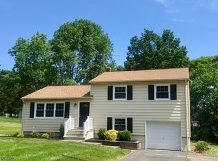 31 Adams Dr, Whippany, NJ 07981