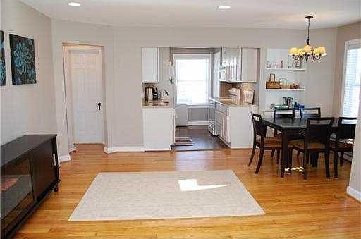 4th image of 2827 Bellwood Ave