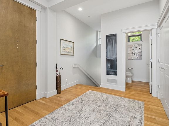 4th image of 2210 Chippendale Rd #Penthouse 1