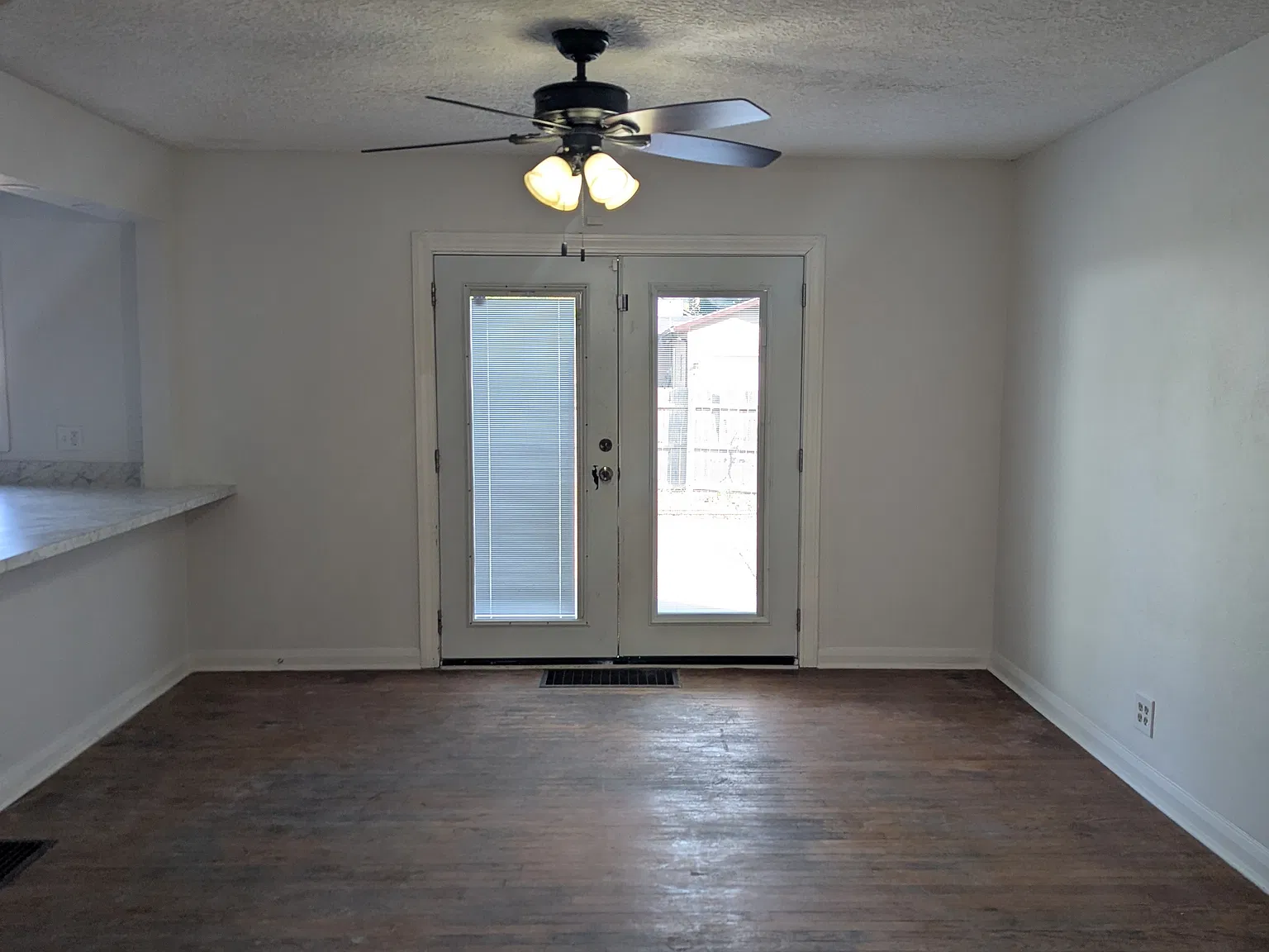 5 bed, 3104 sqft, $2,300 — Photo 4