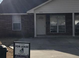 830 Russell Cir, Norman, OK 73071