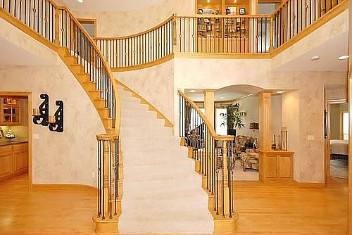 Custom Curved Stairway