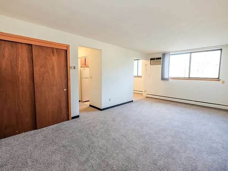 Randolph Apartments — Photo 11