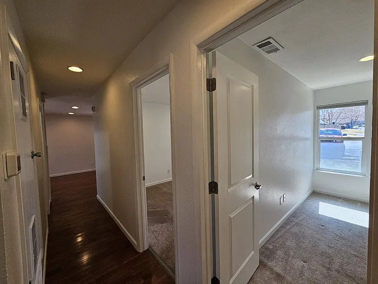 5926 S Willow Way — Photo 13