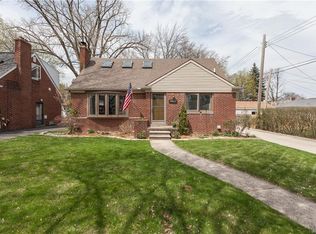 2849 Buckingham Ave, Birmingham, MI 48009