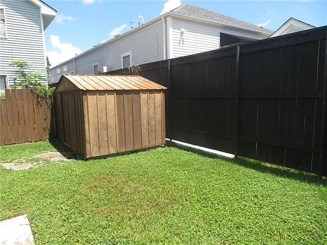 715 Dolhonde St — Photo 10