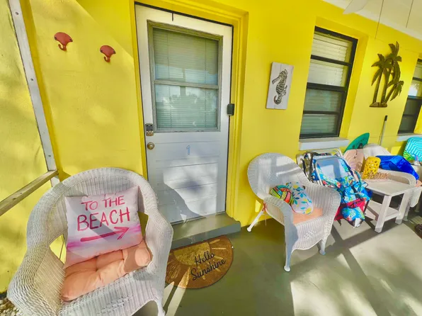 6802 Gulf Winds Dr #1, Saint Petersburg, FL 33706