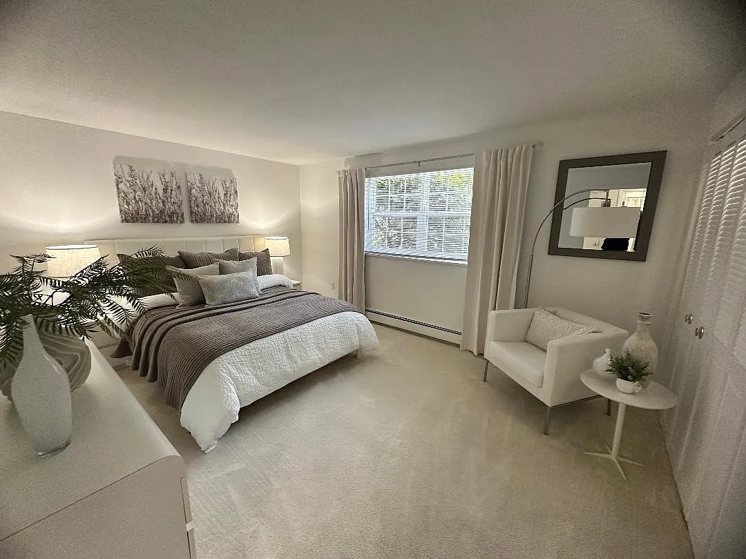 Sutton Apartments — Photo 4