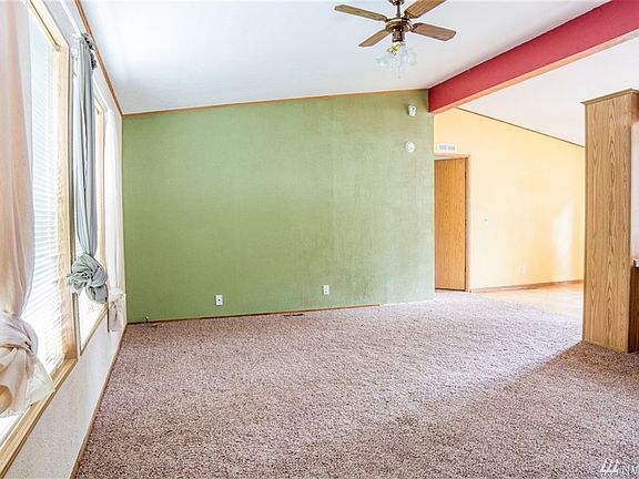 3rd image of 17047 Wisteria Ct SE