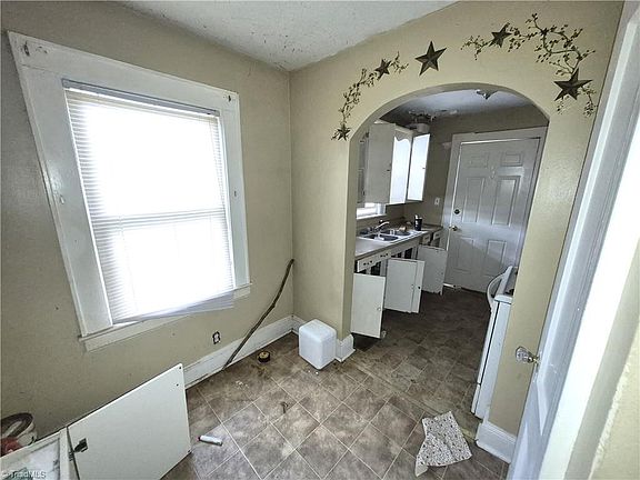 2nd image of 1804 Eugene Ave