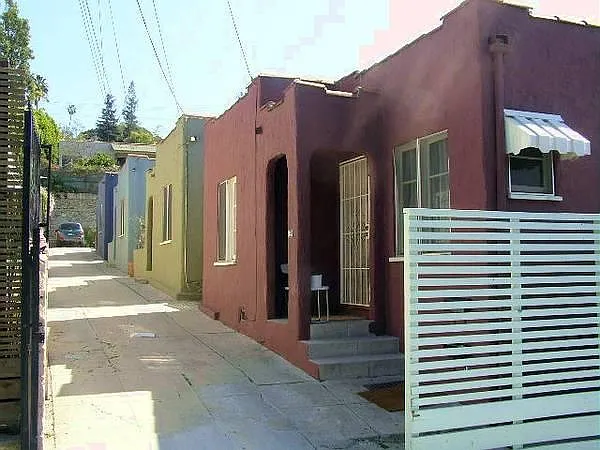 942.5 Hyperion Ave — Photo 1