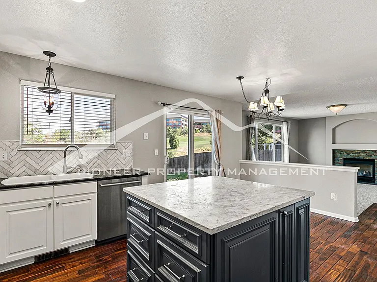 3160 E Yarrow Cir — Photo 4