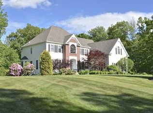 3 Oak St, Hopkinton, MA 01748