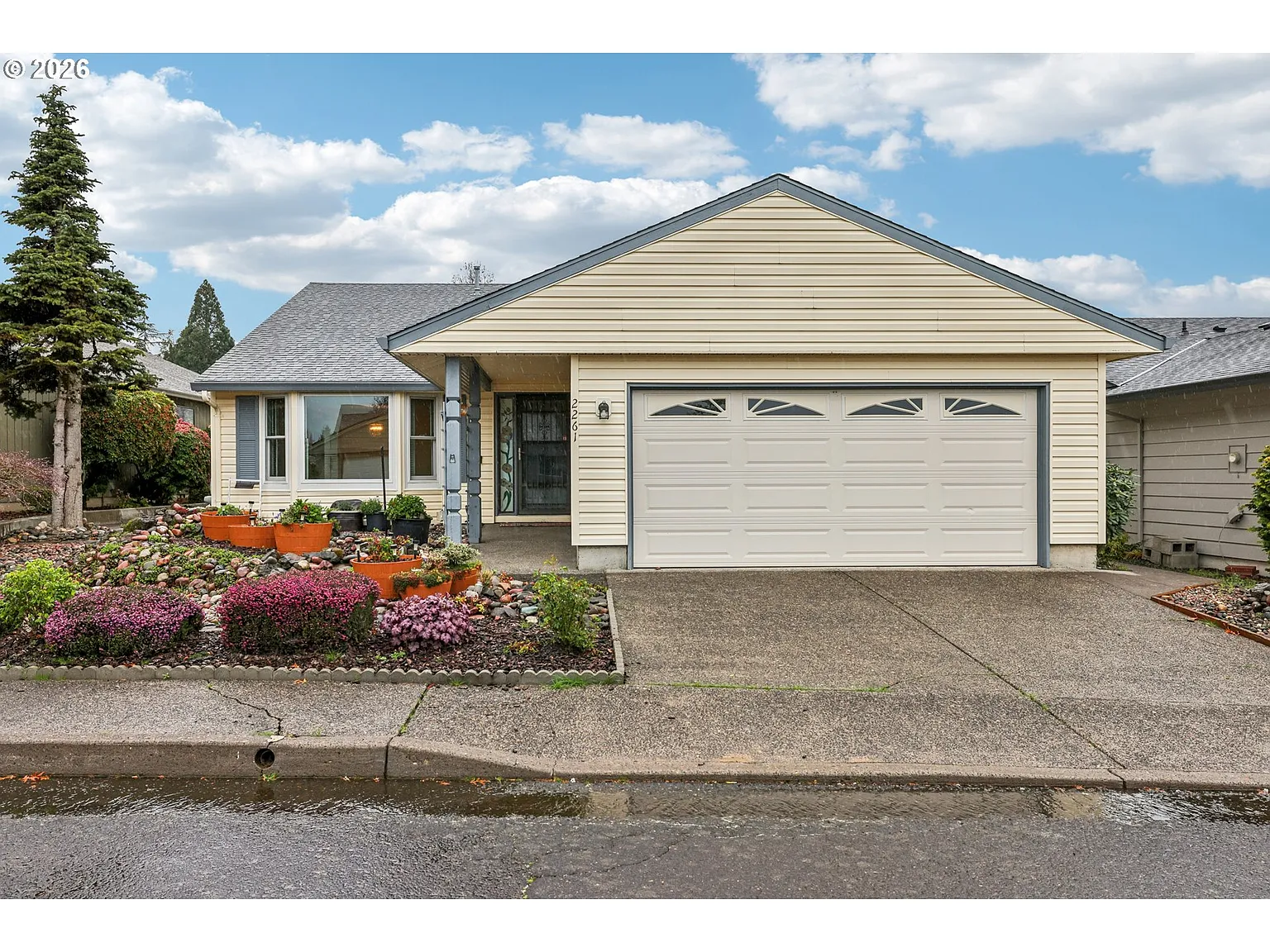 2261 NE 153rd Ave photo 1