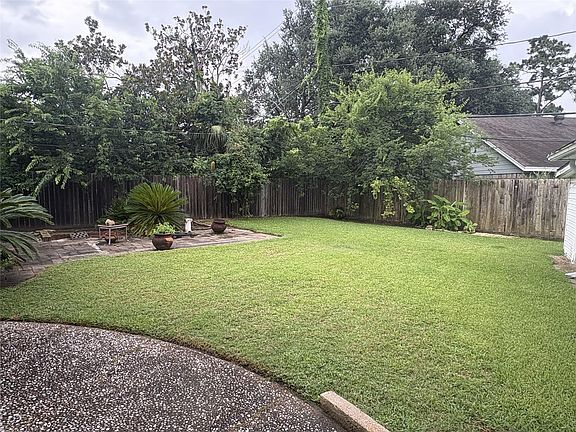 2nd image of 534 Bayview Dr