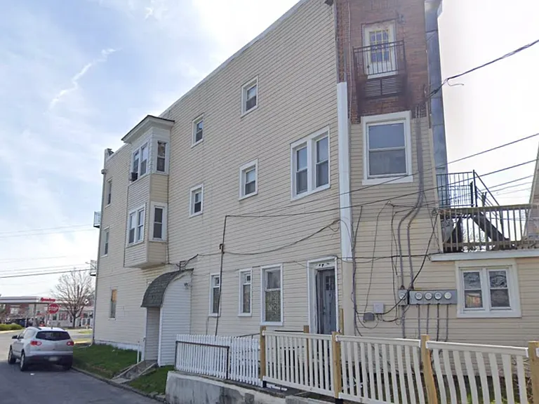 1115 Lehigh St #2 — Photo 2