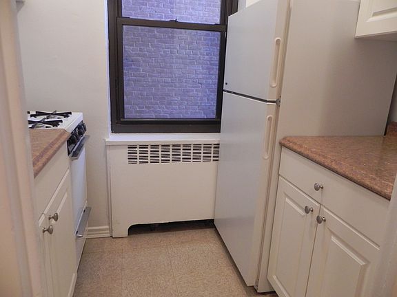 2nd image of 21 Schenck Ave APT 1BD