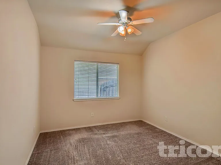 2217 Forest Park Cir — Photo 6