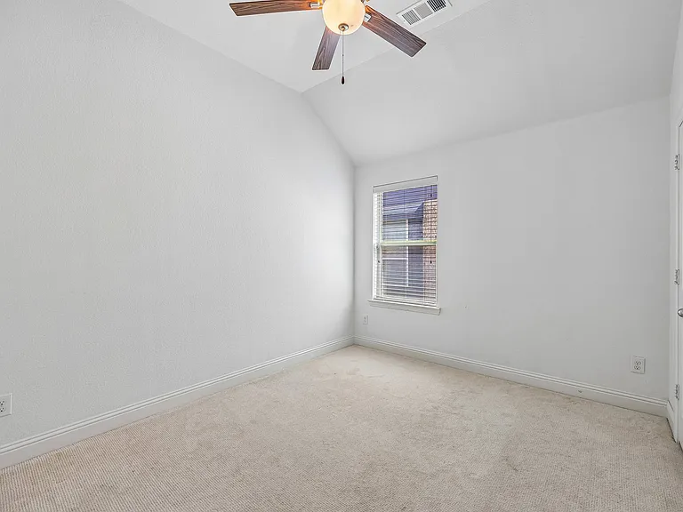808 Parkland Dr — Photo 27