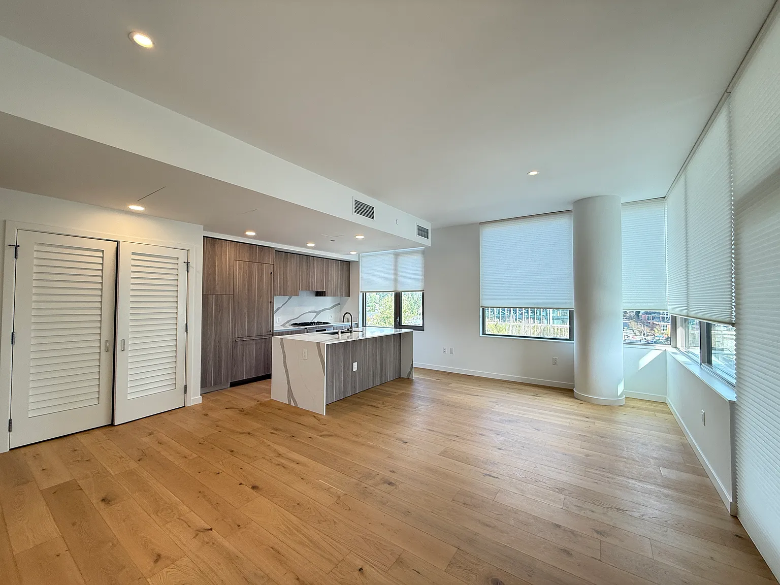 2 bed, 1113 sqft, $5,600 — Photo 1