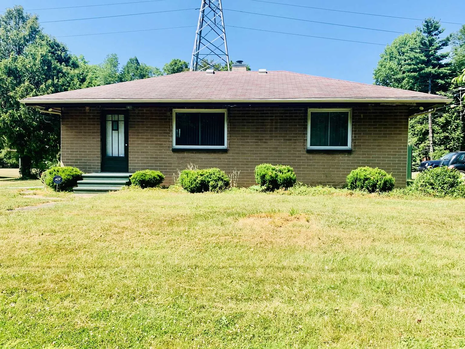 445 Reasor St photo 1