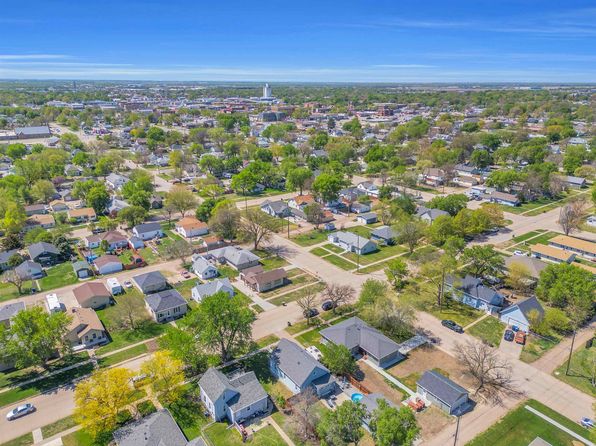 306 E 29th St, Kearney, NE 68847