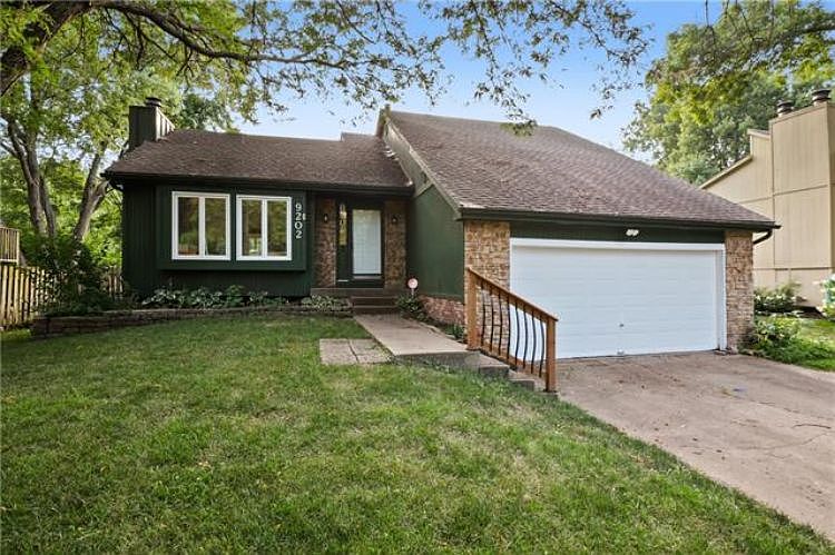1st image of 9202 Greenway Ln