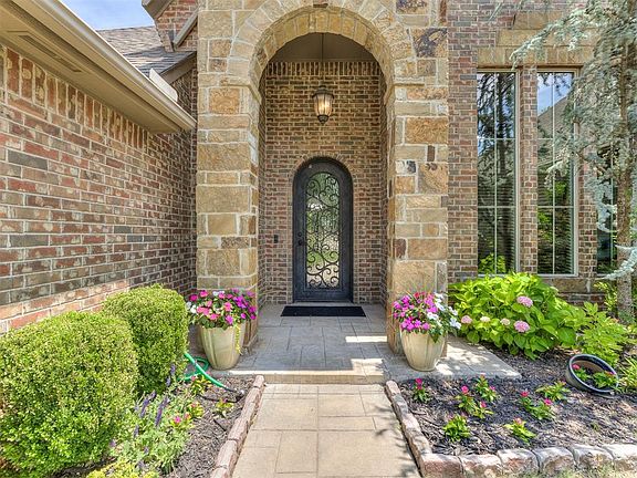 3rd image of 3102 Thornbrooke Blvd