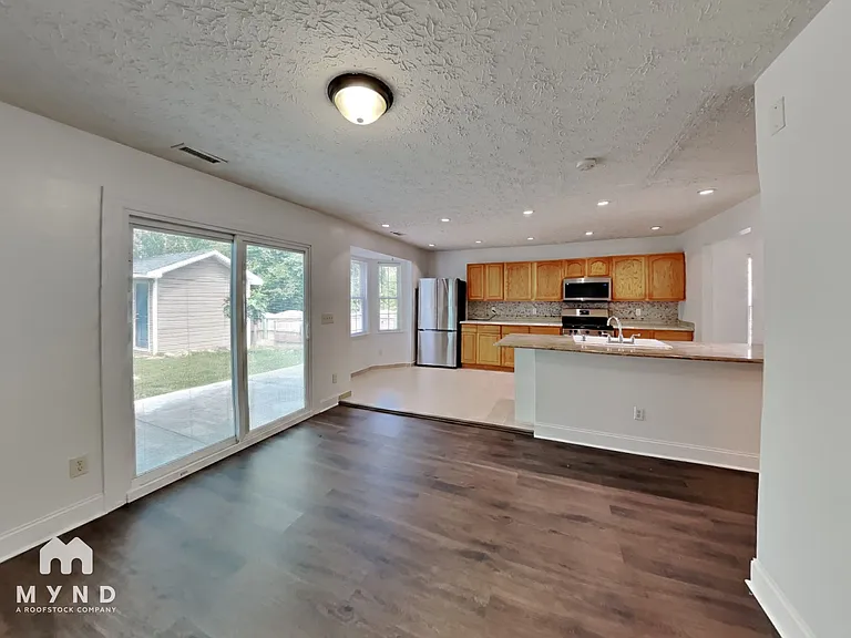 7021 Jeffreys Creek Ln — Photo 6