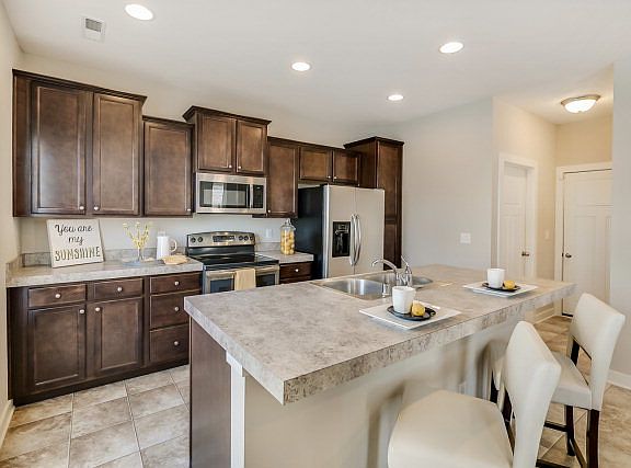 4th image of 2313 Meadowhill Ln