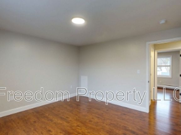 5th image of 569 Center St APT 7