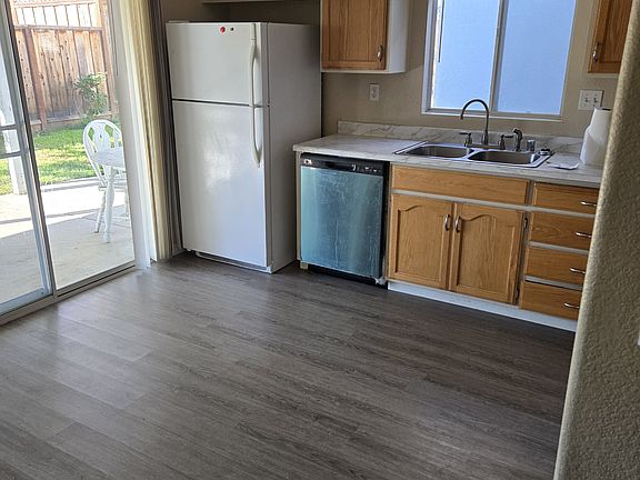 3rd image of 2330 Paradise Ct