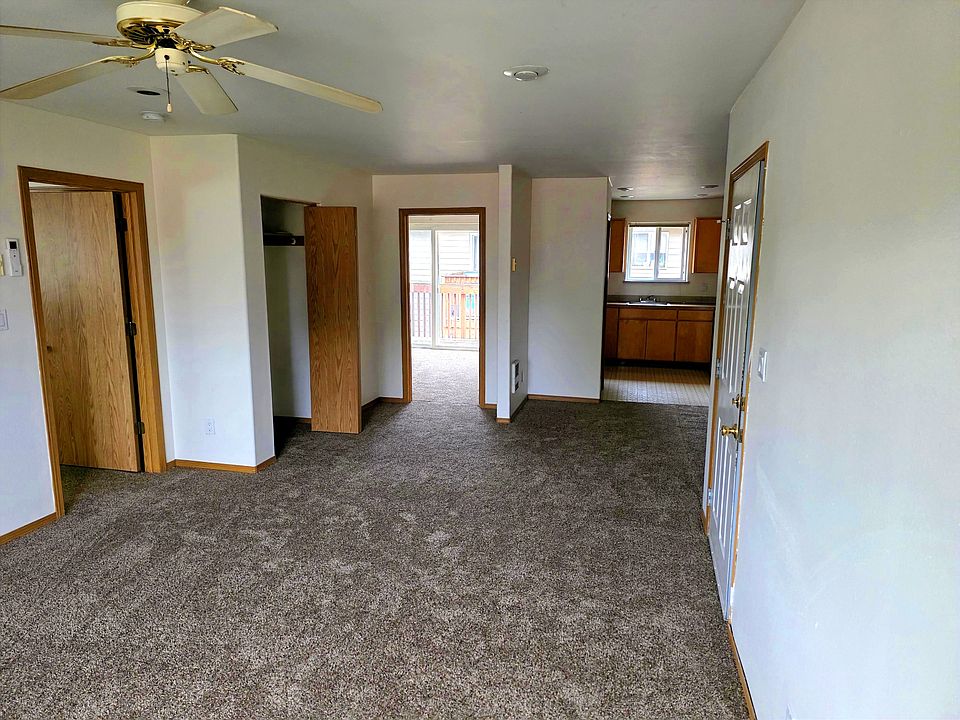 Great entry with living room and dining area, note outside access