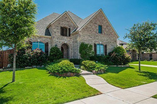 3rd image of 720 Livingston Dr