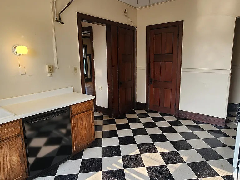 St. James Court Historic Apartments — Photo 51