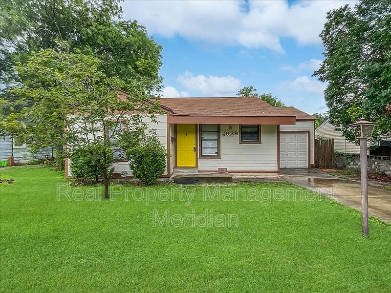 3 bed, 1.0 bath, 988 sqft, $1,675 — Photo 2