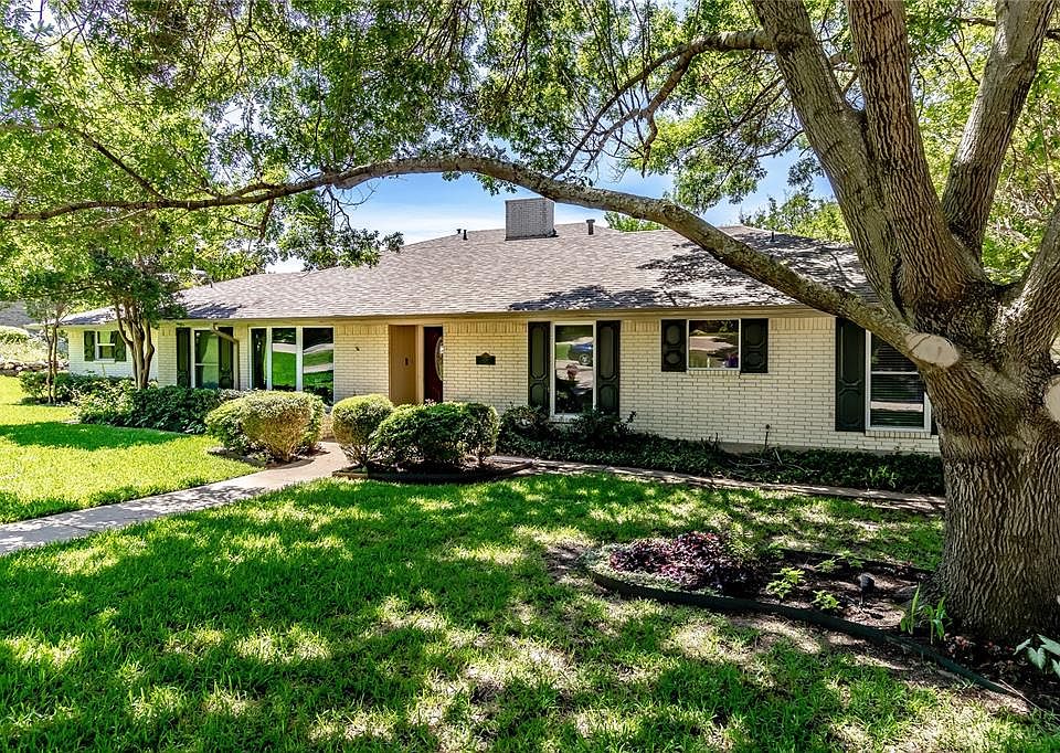 1st image of 303 Rockbrook Dr
