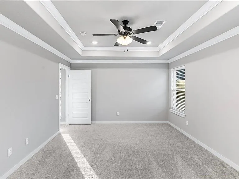 410 Peach Ave — Photo 16