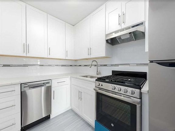5th image of 6120 Grand Central Pkwy APT C1507