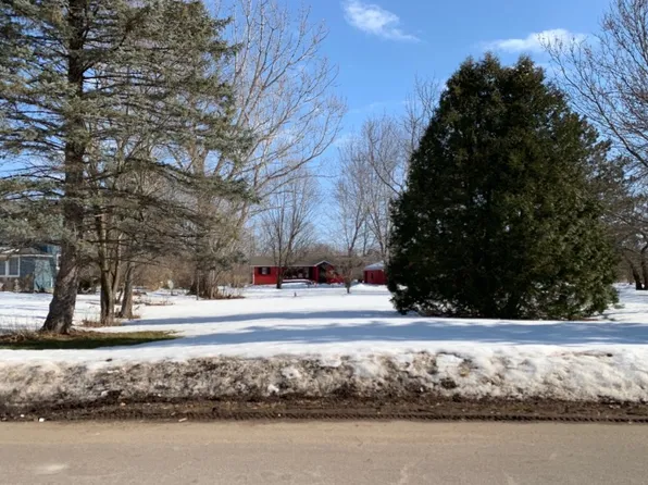 201 Beechwood Ave N, Braham, MN 55006
