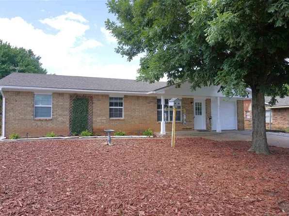 207 E Tower Ave, Perry, OK 73077
