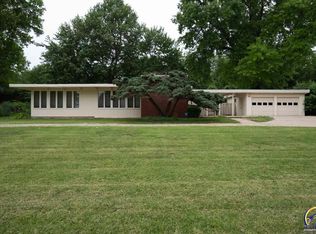 415 SW Yorkshire Rd, Topeka, KS 66606