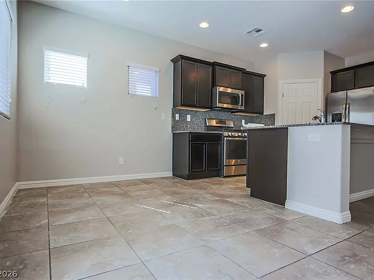 1143 Jesse Harbor Ave — Photo 9