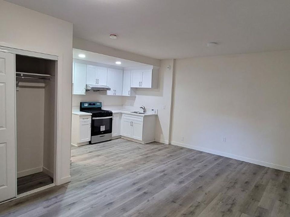 11833 Gilmore Apts. Apartment Rentals North Hollywood, CA Zillow