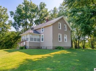 7555 Coon Hill Rd, Munith, MI 49259