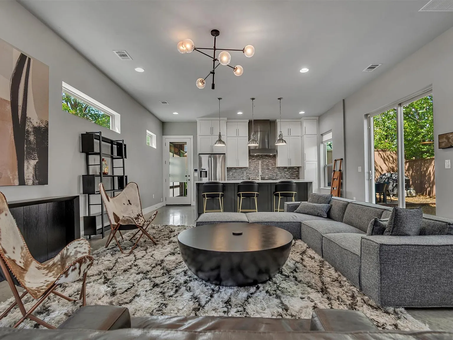 3 bed, 4.0 bath, 1878 sqft, $5,000 — Photo 3