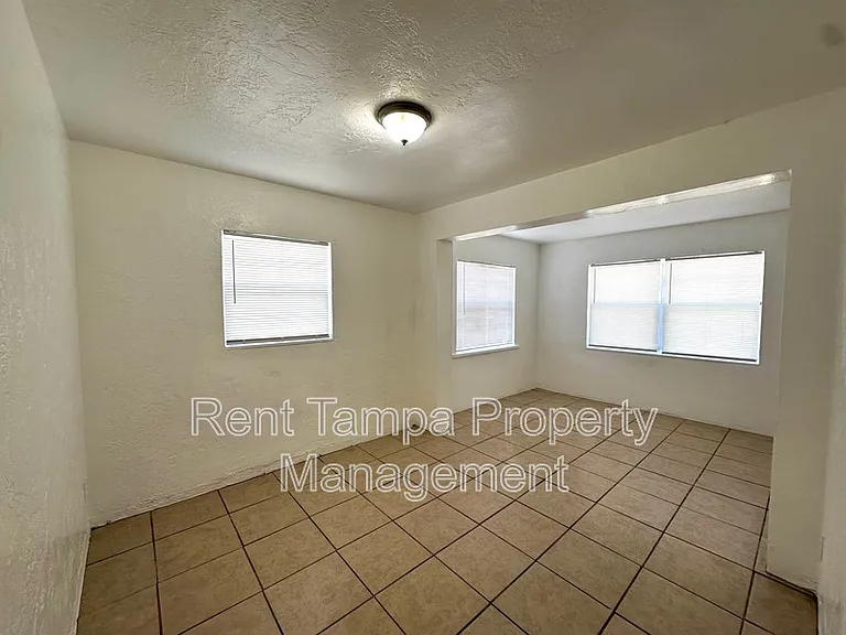 626 31st St S — Photo 15